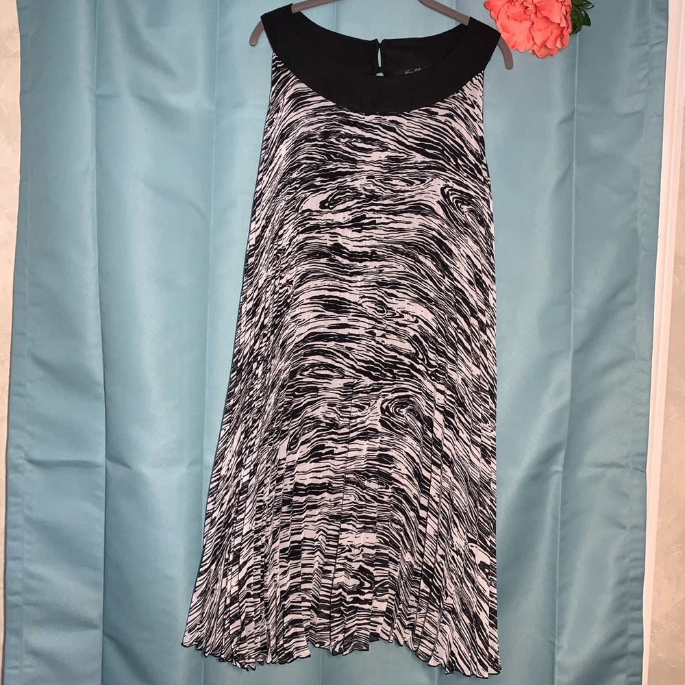 🔴 Black and White sleeveless airy dress